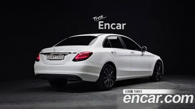 Mercedes-Benz C-Class 2020 — Photo 21/31