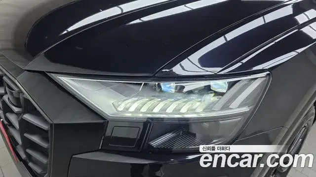 Audi Q8 2021 — ფოტო 31/34