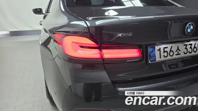 BMW 5 Series 2020 — ფოტო 12/32