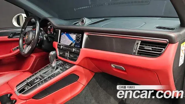 Porsche Macan 2021 — Şəkil 7/30
