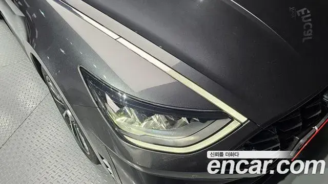 Hyundai Sonata Hybrid 2023 — Şəkil 28/30