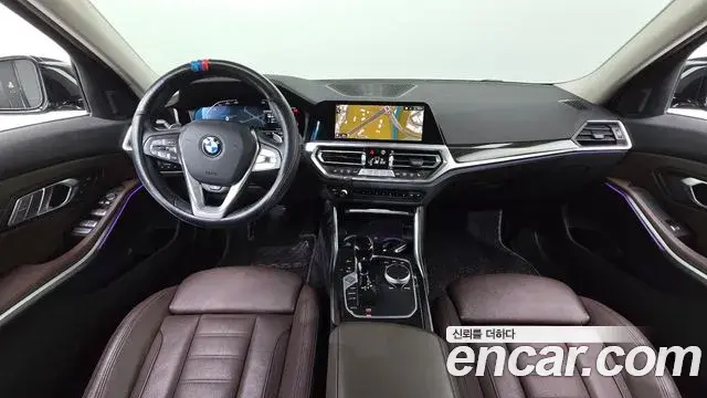 BMW 3 Series 2022 — ფოტო 30/31