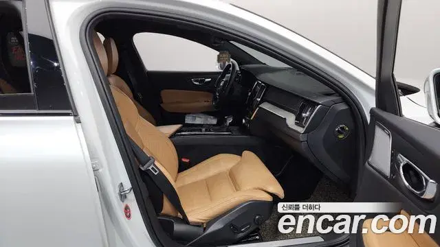 Volvo V60 Cross Country 2020 — Şəkil 27/36