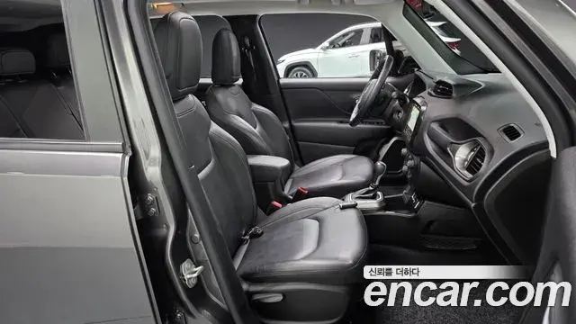 Jeep Renegade 2021 — Şəkil 27/30