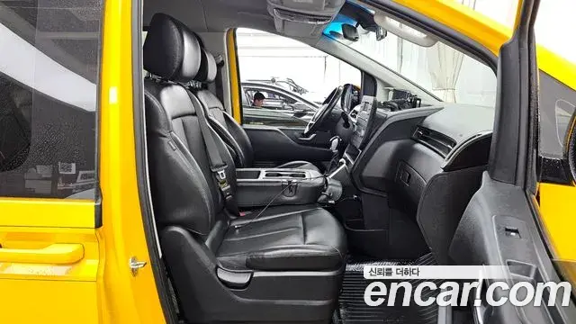 Hyundai Staria 2021 — Фото 11/20
