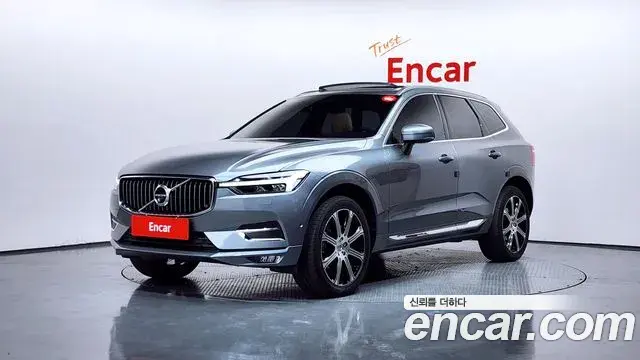 Volvo XC60 2021 — Фото 1/20
