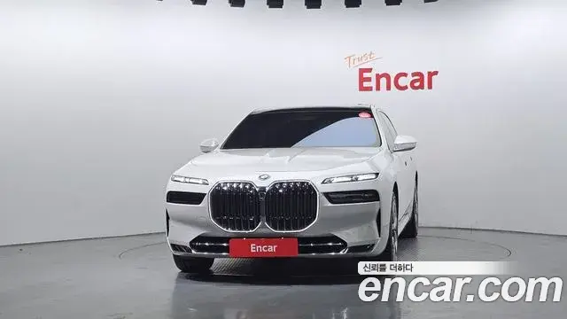 BMW 7 Series 2023 — ფოტო 7/15