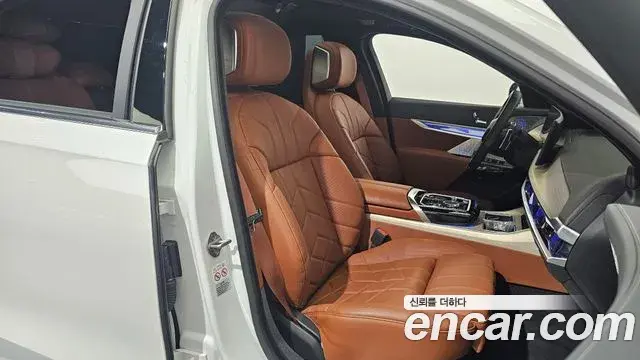 BMW 7 Series 2023 — ფოტო 3/15