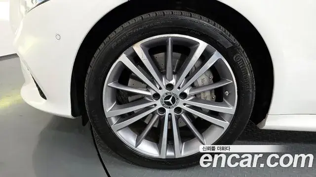 Mercedes-Benz CLS-Class 2019 — Photo 5/20