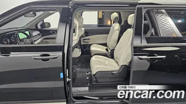 Kia Carnival 2022 — Photo 11/20