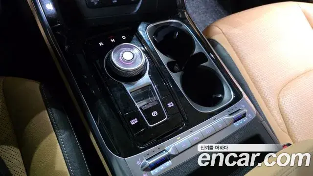Kia Carnival 2020 — Photo 9/20
