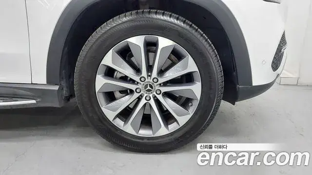 Mercedes-Benz GLE-Class 2023 — Photo 3/20