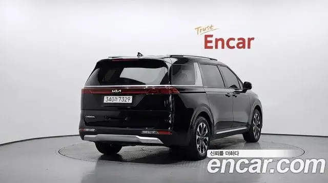 Kia Carnival 2023 — ფოტო 20/20