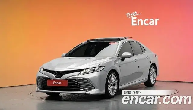Toyota Camry 2018 — Şəkil 22/31