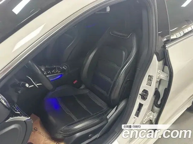 Mercedes-Benz AMG GT 2019 — Şəkil 10/17