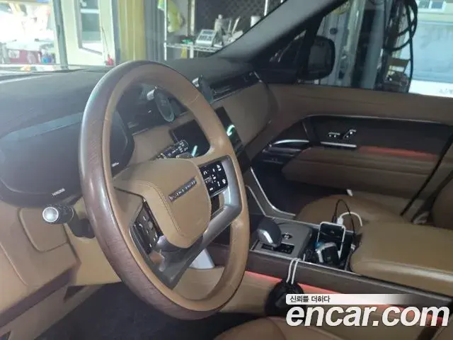 Land Rover Range Rover 2024 — Photo 12/20