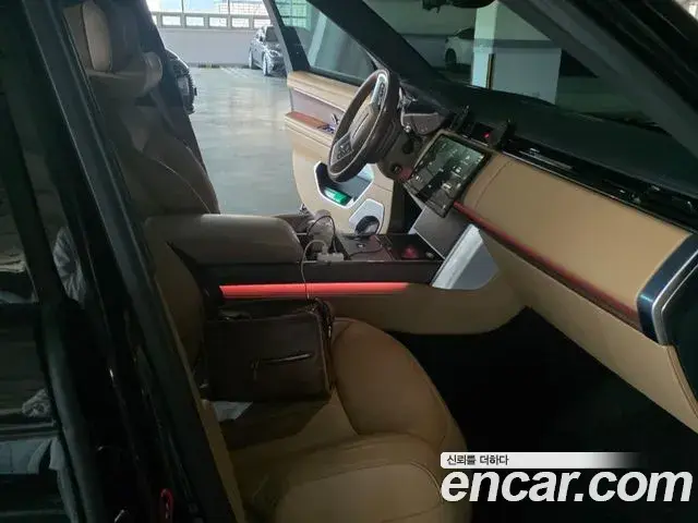 Land Rover Range Rover 2024 — Photo 18/20