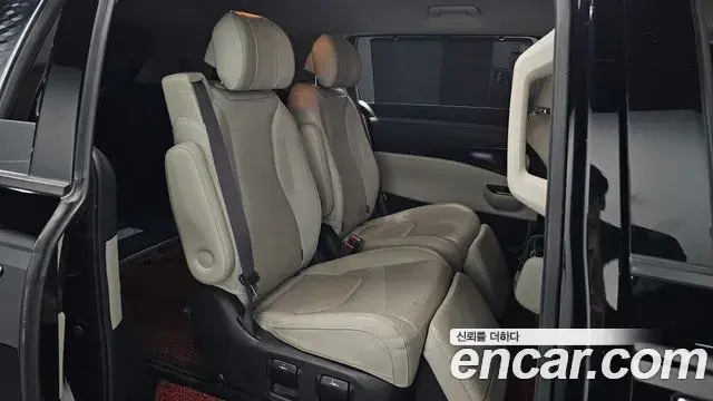 Kia Carnival 2020 — Şəkil 31/36