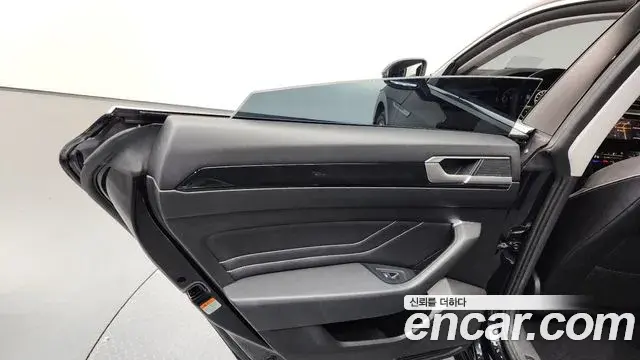 Volkswagen Arteon 2022 — Photo 27/33