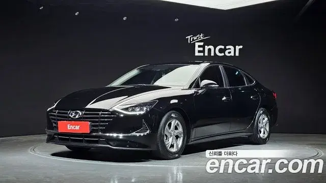 Hyundai Sonata 2019 — Фото 1/20
