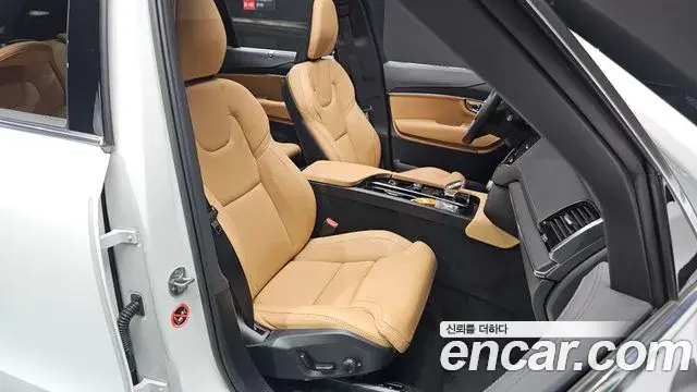 Volvo XC90 2023 — ფოტო 9/32
