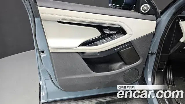 Land Rover Range Rover Evoque 2020 — Şəkil 12/32