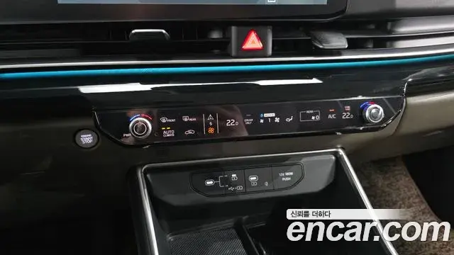 Kia Carnival 2024 — Фото 17/20