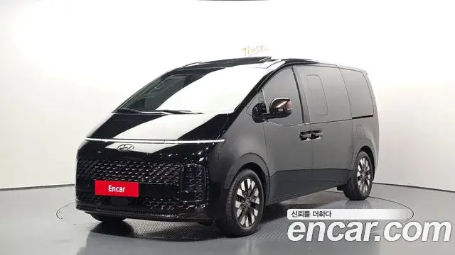 Hyundai Staria 2023 — ფოტო 22/34