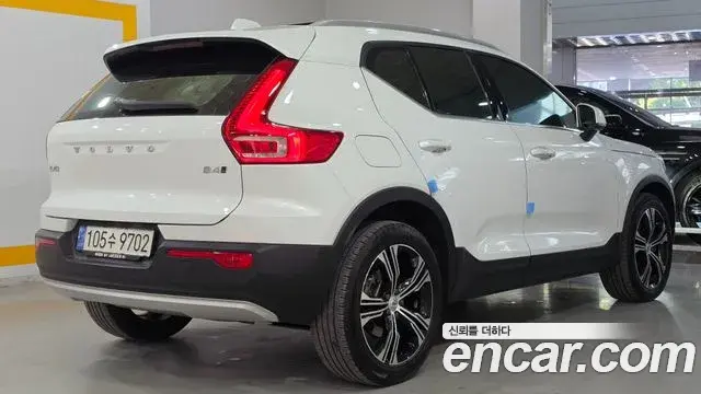 Volvo XC40 2020 — Photo 2/20