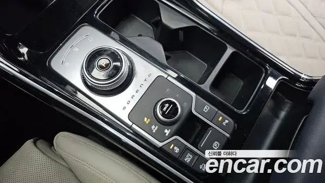 Kia Sorento 2023 — Фото 9/20