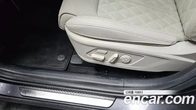 Kia Sorento 2023 — Photo 11/38