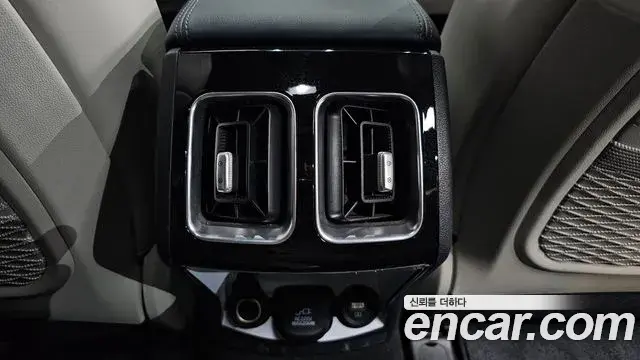 Kia Sorento 2023 — Photo 33/38