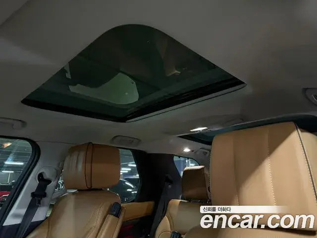 Land Rover Discovery 5 2019 — ფოტო 15/20