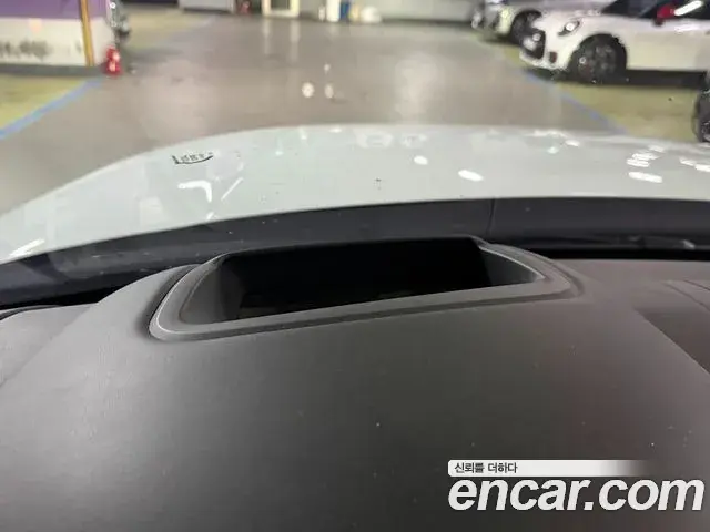 Land Rover Discovery 5 2019 — ფოტო 5/20