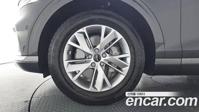 Genesis GV70 2025 — ფოტო 5/34