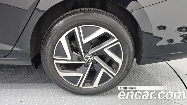 Volkswagen Jetta 2024 — Şəkil 10/29