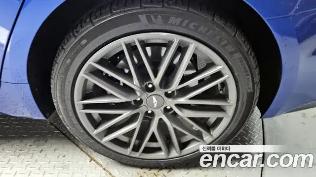 Genesis G70 2018 — ფოტო 13/34