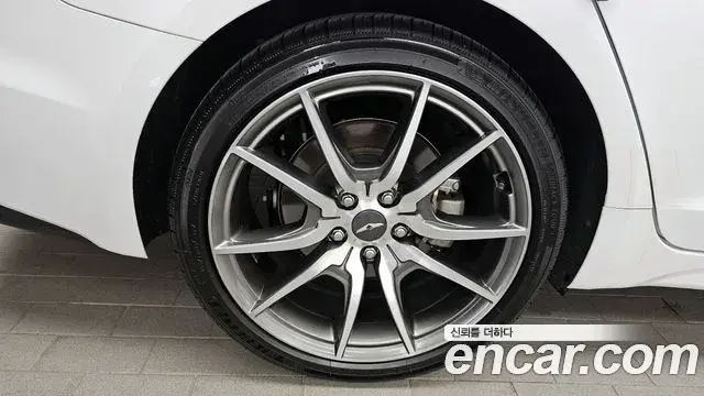 Genesis G70 2020 — Photo 17/37