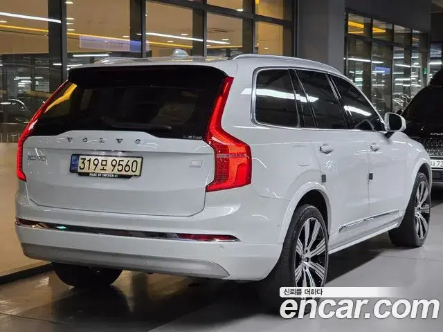 Volvo XC90 2022 — ფოტო 4/20