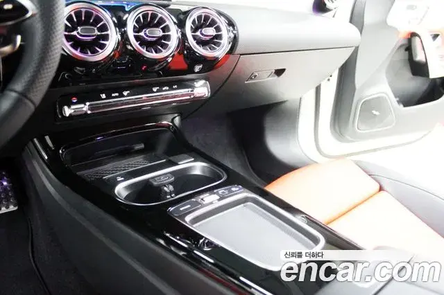Mercedes-Benz A-Class 2026 — Photo 12/20