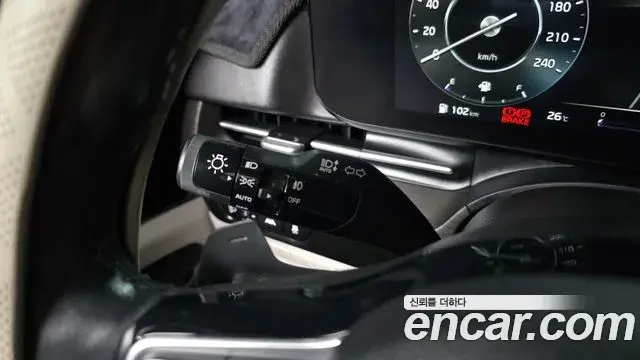 Kia Carnival 2021 — ფოტო 1/39