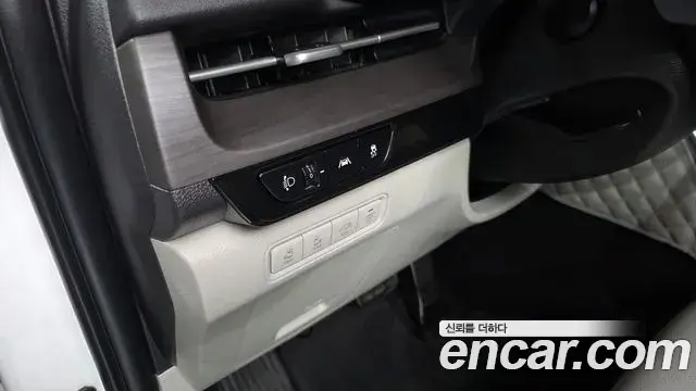 Kia Carnival 2021 — ფოტო 5/39