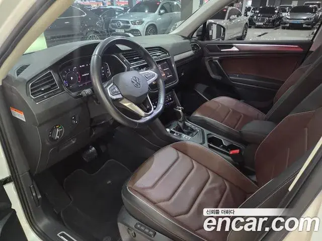 Volkswagen Tiguan Allspace 2023 — ფოტო 13/18