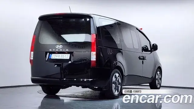 Hyundai Staria 2025 — Photo 15/34