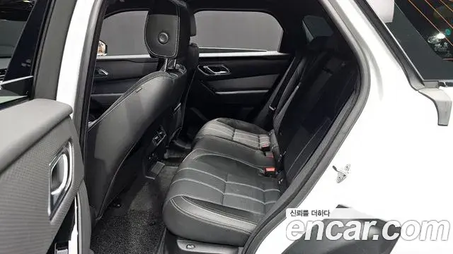 Land Rover Range Rover Velar 2023 — Şəkil 28/33