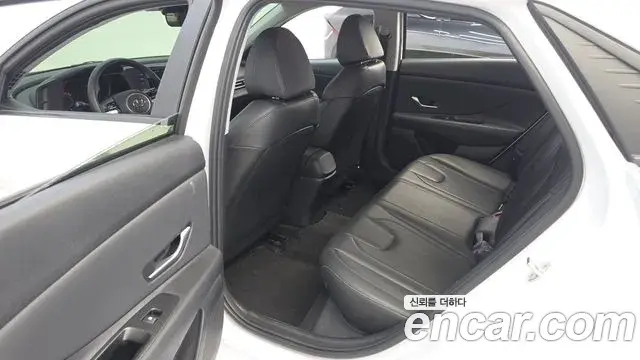 Hyundai The New Avante Hybrid 2022 — ფოტო 15/30