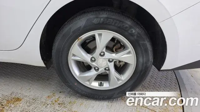 Hyundai The New Avante Hybrid 2022 — ფოტო 14/30