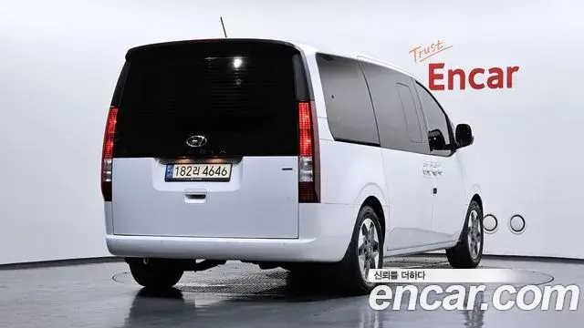 Hyundai Staria 2021 — ფოტო 24/38