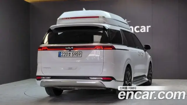 Kia Carnival 2023 — Şəkil 25/32