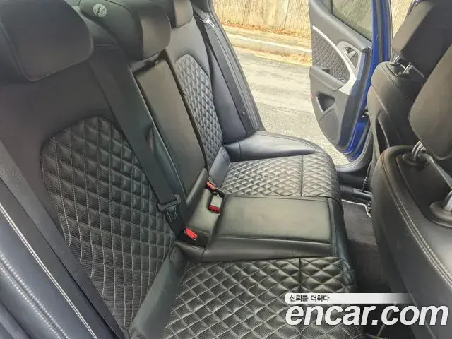 Genesis G70 2019 — Photo 1/20